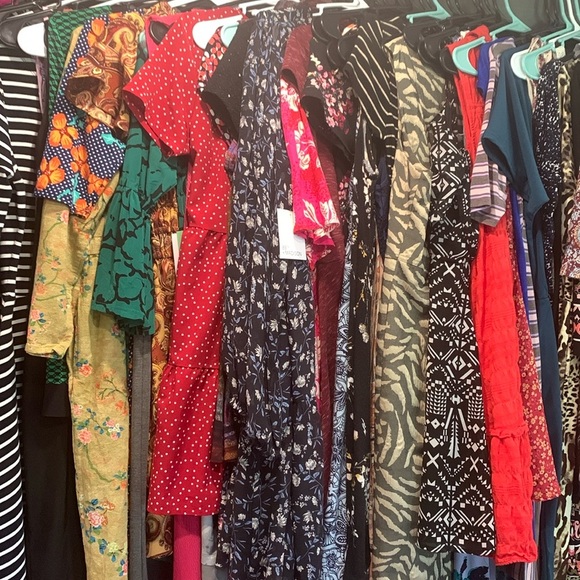 Medium Dresses For Live Show - Picture 1 of 1